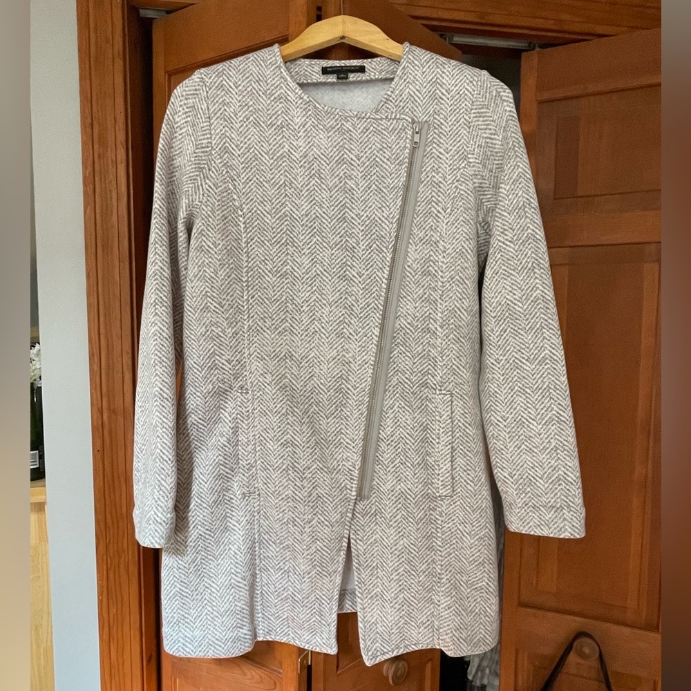 Light Weight Gray and White Side Zip Jacket